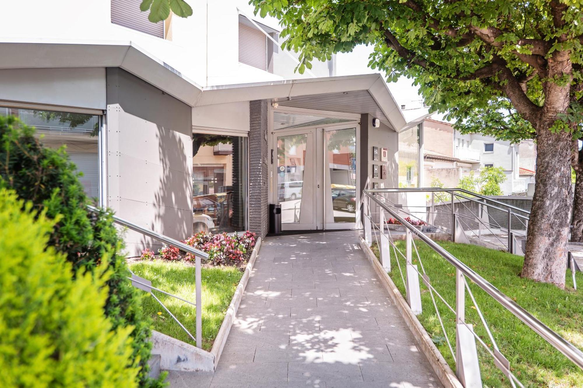 Hotel La Perla D'Olot Ngoại thất bức ảnh