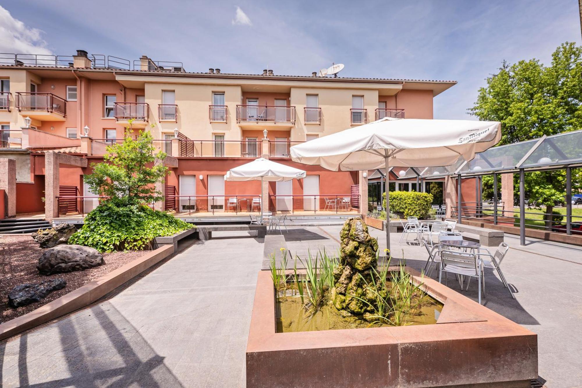 Hotel La Perla D'Olot Ngoại thất bức ảnh