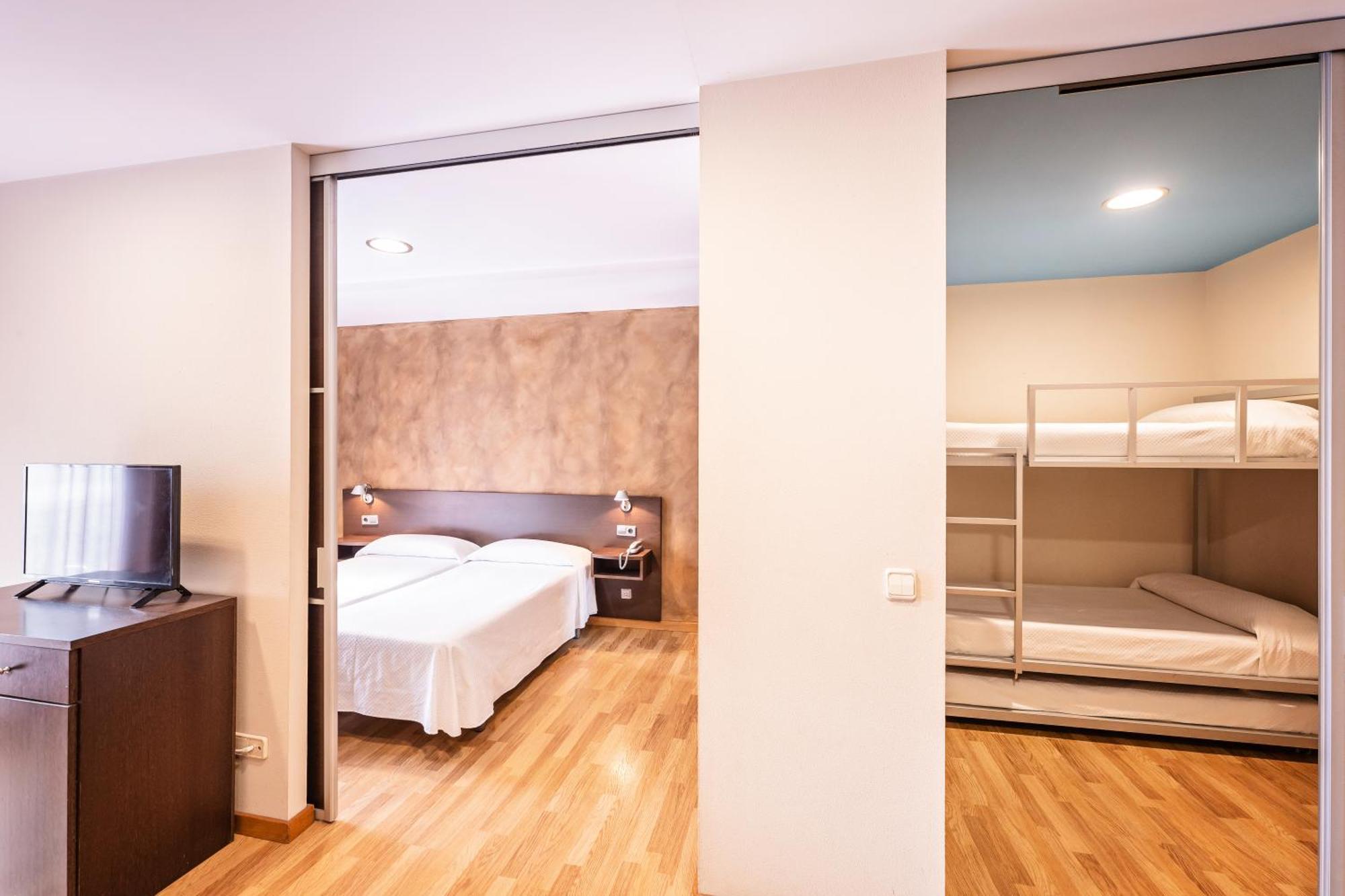 Hotel La Perla D'Olot Ngoại thất bức ảnh