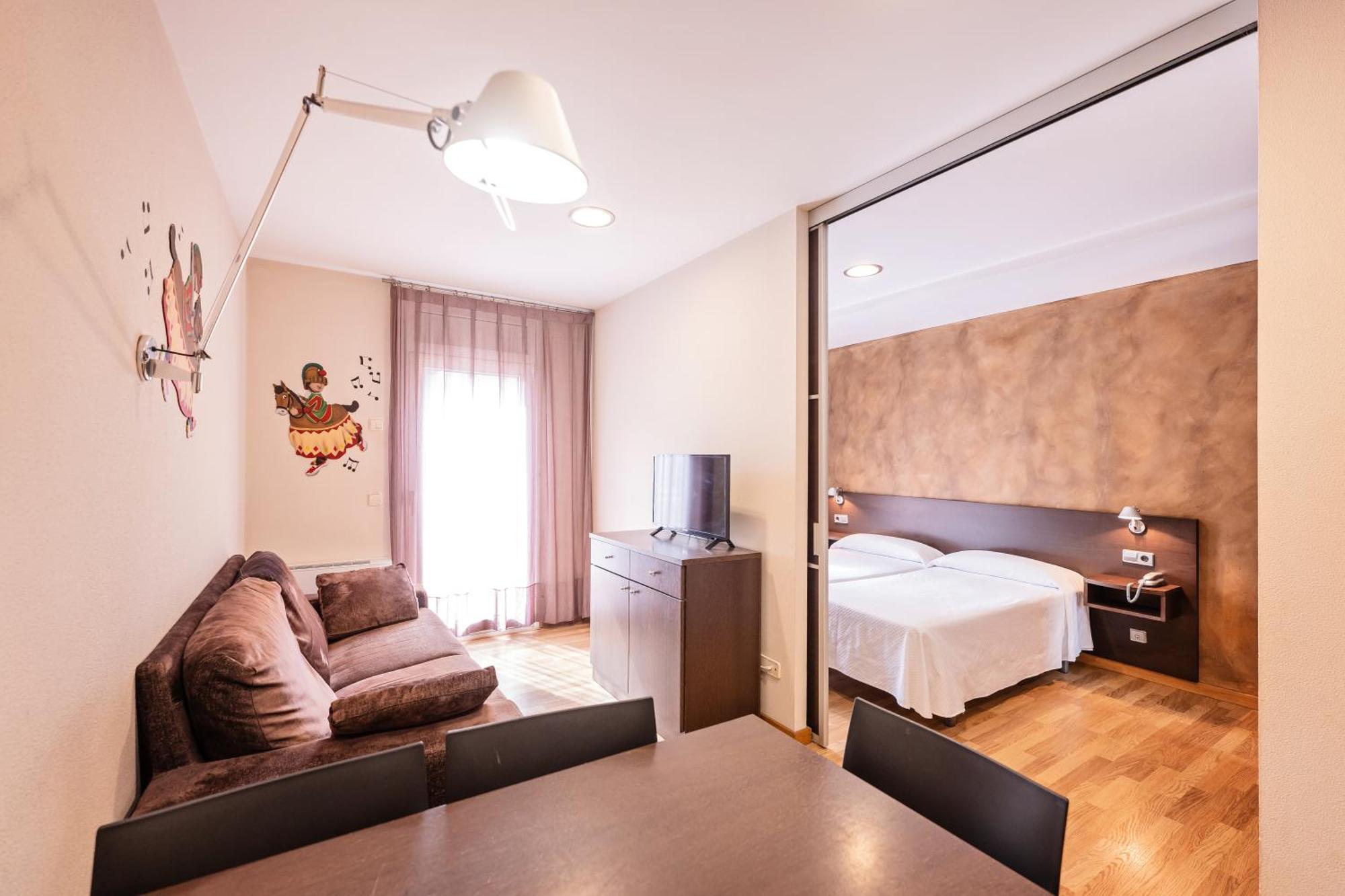 Hotel La Perla D'Olot Ngoại thất bức ảnh